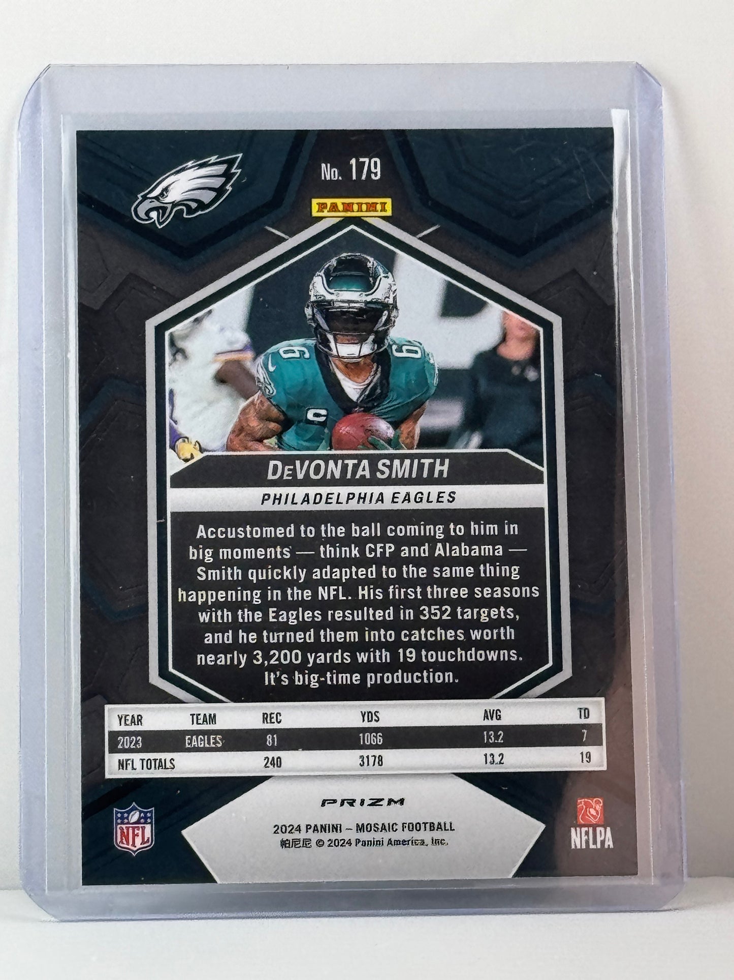 2024 Panini Mosaic #179 Devonta Smith Green Prizm