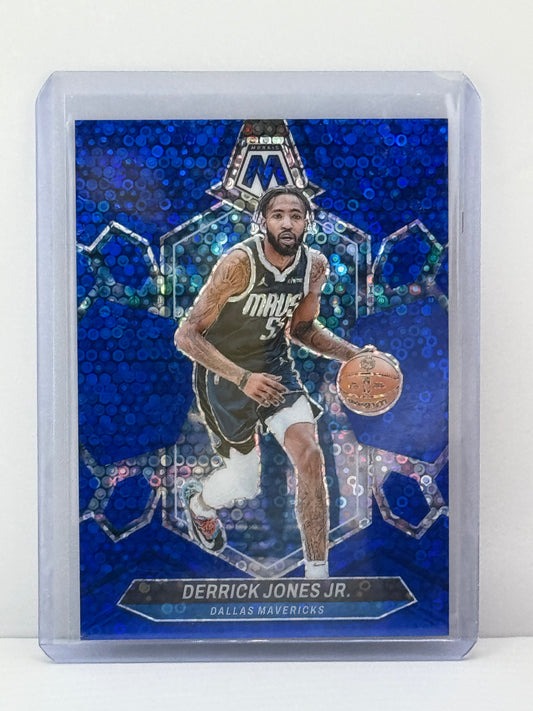 Mosaico n.° 4 Derrick Jones Jr. 2023-24 Disco azul sin reunión 77/85