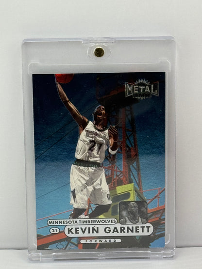 1997-98 Skybox Metal Universe #41 Kevin Garnett Minnesota Timberwolves