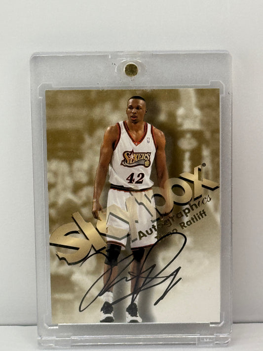 1998 Skybox Autographics Theo Ratcliff Philadelphia 76ers