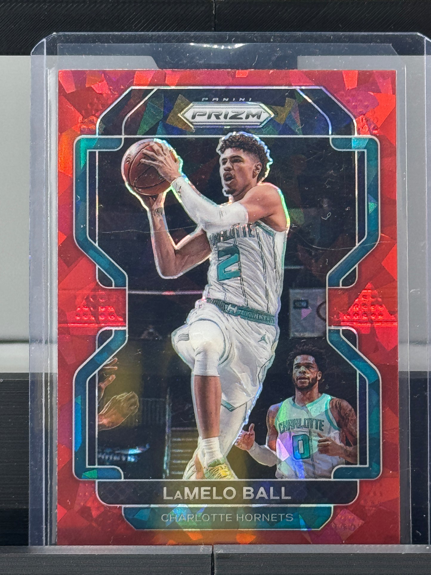 2021-22 Prizm #185 Lamelo Ball Red Cracked Ice Prizm Charlotte Hornets